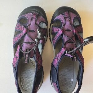 Purple and Black Keen Hiking Sandals women’s 8